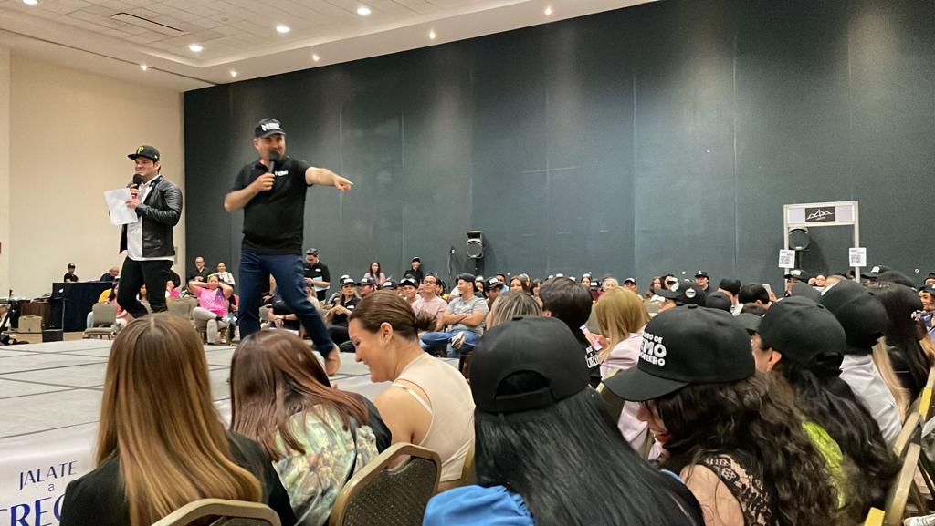 Durante el evento denominado “Jálate a Crecer”, el presidente de Gente de Corazón recordó que uno de sus amigos chef, realiza hasta mil veces un mismo platillo hasta conseguir el resultado que esperan.