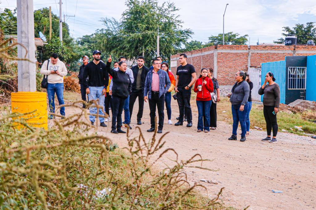 - El Alcalde, Edgar González, luego del recorrido realizado por el asentamiento dijo que instalará alumbrado público, limpieza de calles e introducción de drenaje a viviendas que carecen de estos servicios.