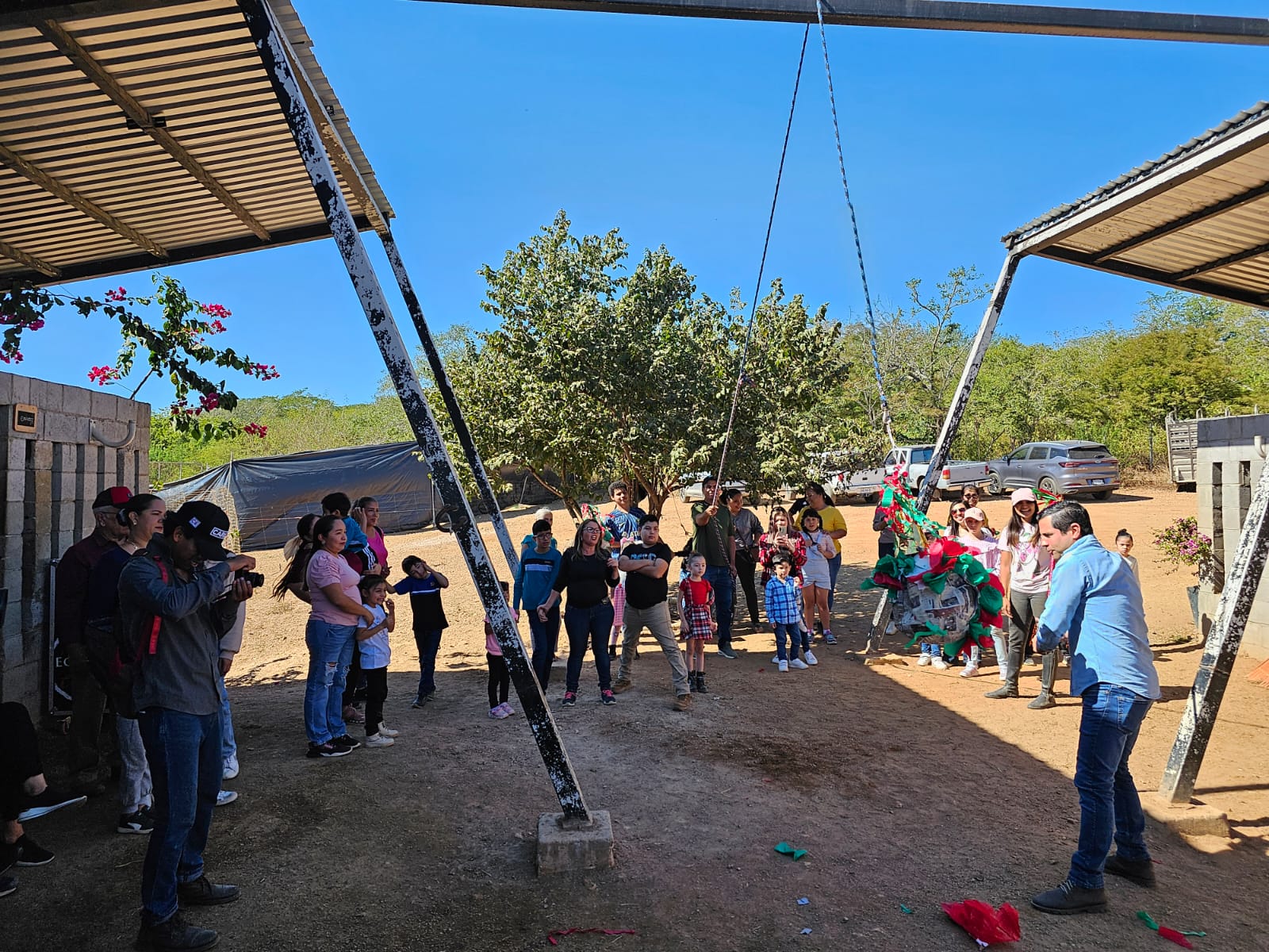 Gracias a este programa, a través de equinoterapias se han atendido durante siete meses a 90 niños y adolescentes con discapacidades motrices y emocionales. El 95 por ciento de los niños y jóvenes que reciben este tratamiento alternativo tienen autismo o alguna deficiencia motriz, y van desde los 2 hasta los 20 años de edad.