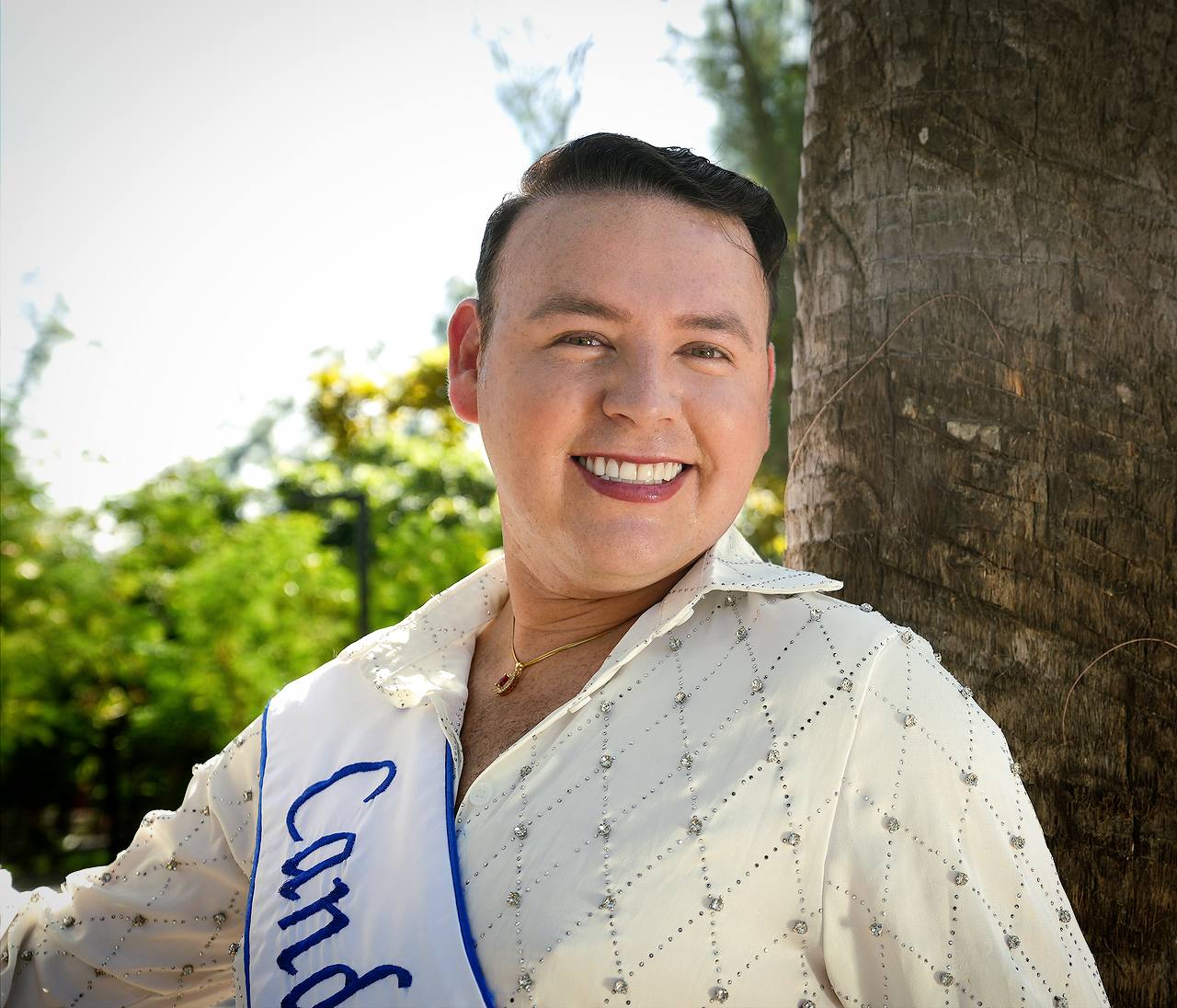 - Estoy viviendo mi propia metamorfosis, el sueño de transformarme en Rey de la Alegría del Carnaval Internacional de Mazatlán, señala.