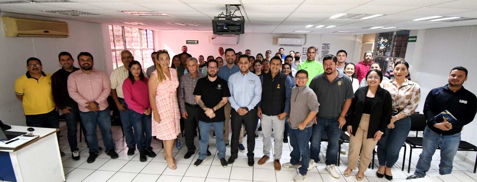 - Se realizó una visita y reunión con personal de la planta laboral y directivos de la Unidad Académica Preparatoria Concordia perteneciente a la Universidad Autónoma de Sinaloa.