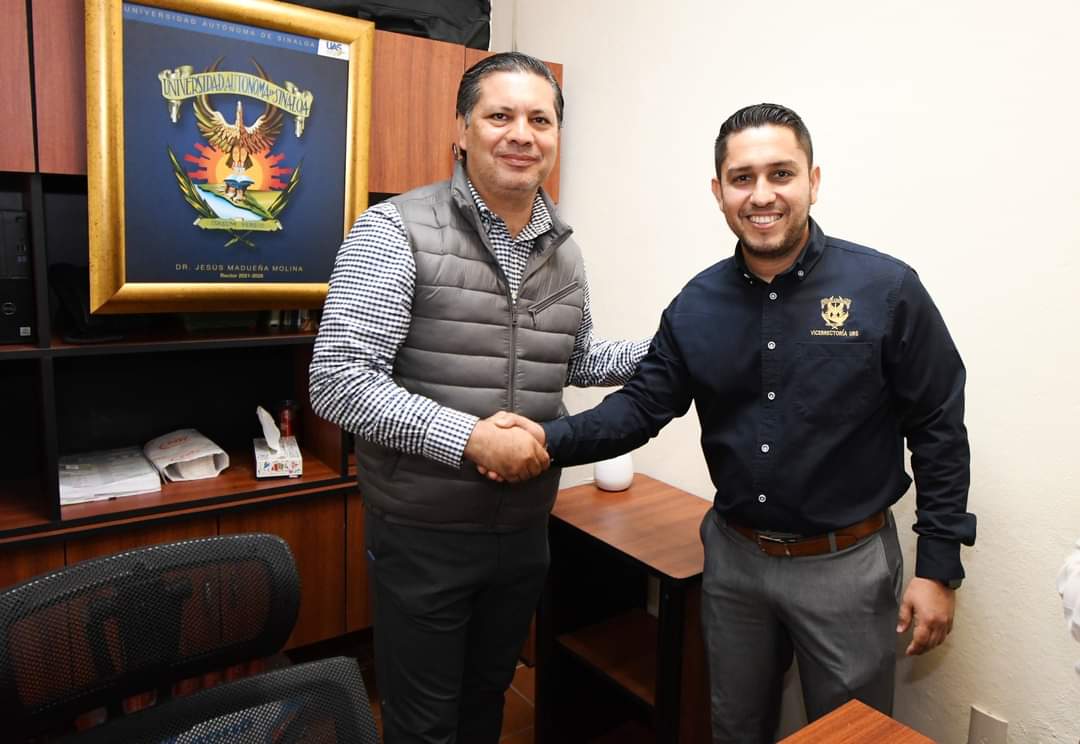 Una nueva encomienda inicia el doctor José Ramón González Barrón, quien anteriormente fungía como director de la Unidad Académica Arquitectura Mazatlán de la Universidad Autónoma de Sinaloa, nombrado ahora como Coordinador General del Centro de Cómputo Universitario Mazatlán.