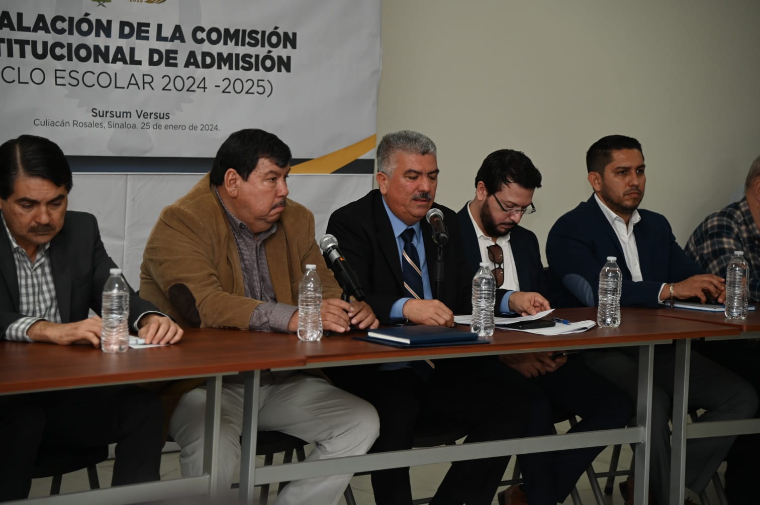 - La Nueva Universidad instala la Comisión Institucional de Admisión; ante la incertidumbre financiera, se propondrá diferir hasta marzo la publicación de la convocatoria para dicho proceso