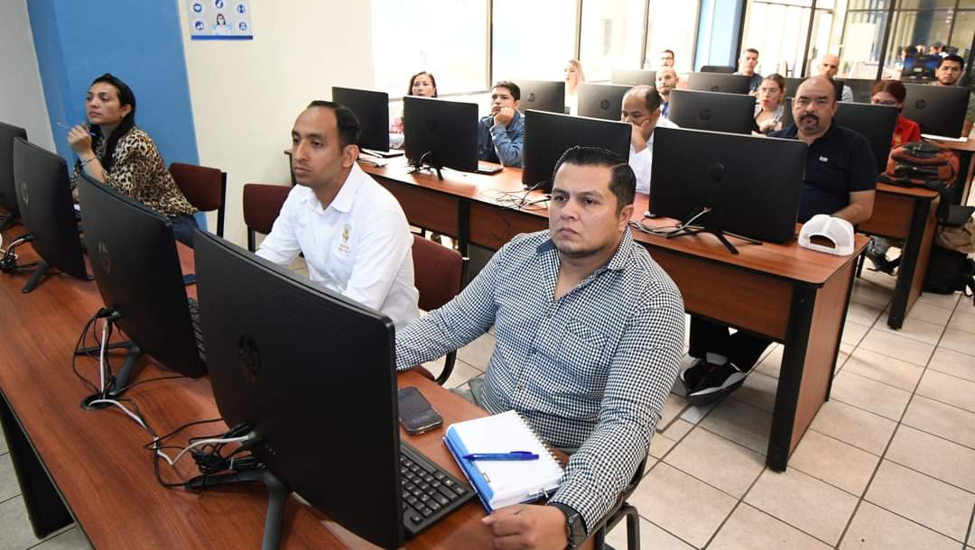 - La Coordinación Administrativa de la Universidad Autónoma de Sinaloa (UAS), impulsó el “Curso-Taller de Actualización y Digitalización de Expedientes del Trabajador Universitario”, en la Unidad Regional Sur (URS).
