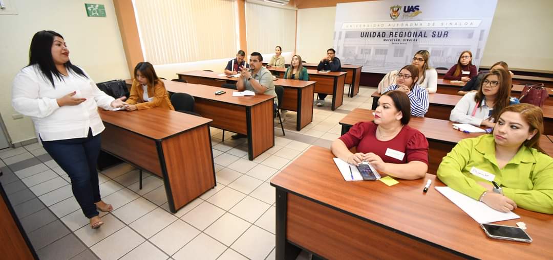 La Universidad Autónoma de Sinaloa (UAS) y la Secretaría Académica Universitaria a través del Programa Institucional de Tutorías, realizó un taller denominado “Aprendiendo a contener: Psicología Aplicada”, dirigido a los responsables de tutorías en la Unidad Regional Sur.