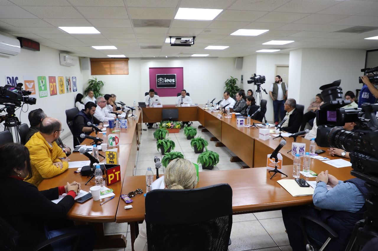 - Quieren 100 mdp más para organizar el proceso en Sinaloa. - Para gastos de campaña a diputado local pueden destinar hasta 3 millones y a alcaldes van hasta los 20 mdp.