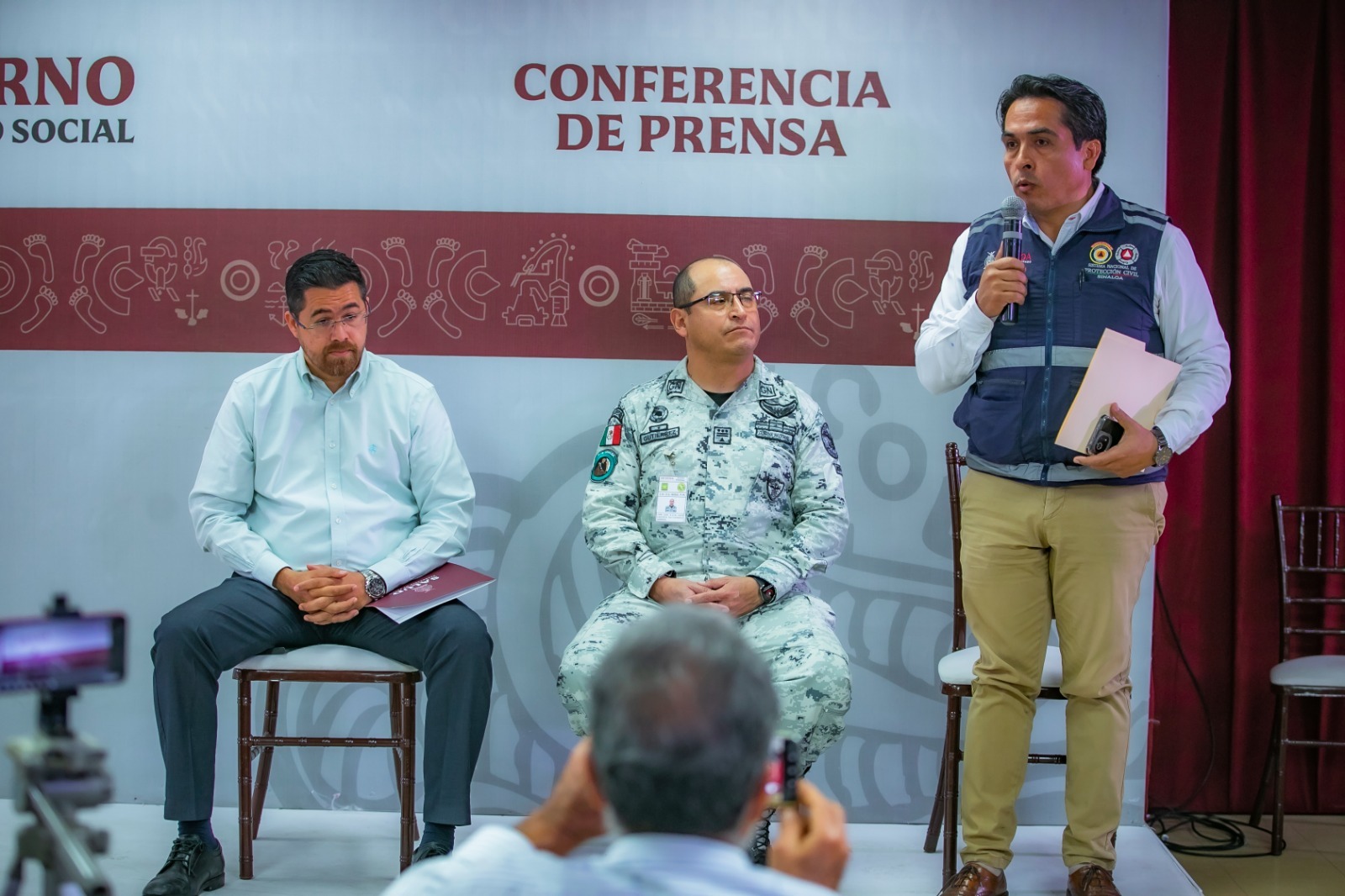 En relación al contexto en el que ocurrió el accidente y la cifra precisa de decesos, Navarrete Cuevas indicó que se están realizando peritajes por parte de la autoridad pertinente para estar en posibilidad de contar con información fidedigna.