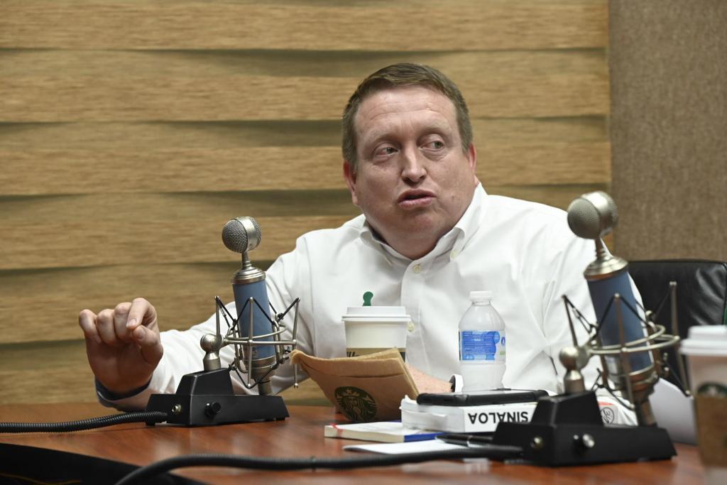 El incidente interpuesto por los abogados de la Universidad Autónoma de Sinaloa (UAS) para denunciar que el Juez de Control Adán Alberto Salazar Gastélum no obedeció la resolución de un juez Federal de quitar la medida cautelar de separación del cargo de Rector al doctor Jesús Madueña Molina, ya tiene fecha de audiencia para conocer el resolutivo.