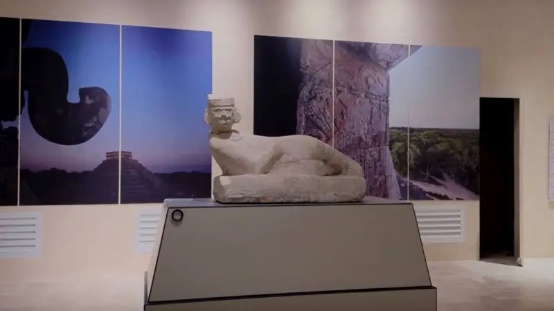 El Gobierno de México inauguró el Gran Museo de Chichén Itzá, el primero de dicho sitio arqueológico, con 2 mil 800 metros cuadrados en donde se exhibirán mil piezas, incluyendo algunas encontradas durante la construcción del Tren Maya, y una nueva mirada a esta civilización indígena.