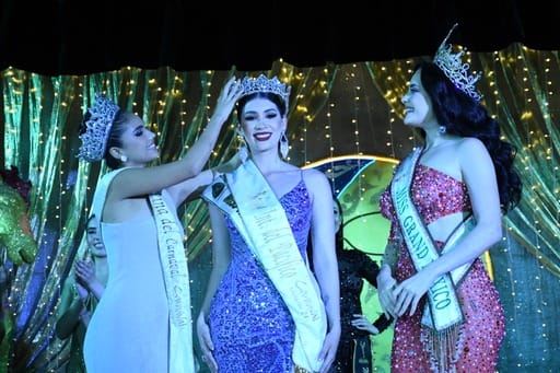 Itzayana Meza, Miss Mesoamericana México 2023 se anotó un triunfo más en su carrera sobre las pasarelas al ganar una nueva corona y convertirse en la Reina Internacional del Pacífico del Carnaval Internacional Mazatlán 2024.