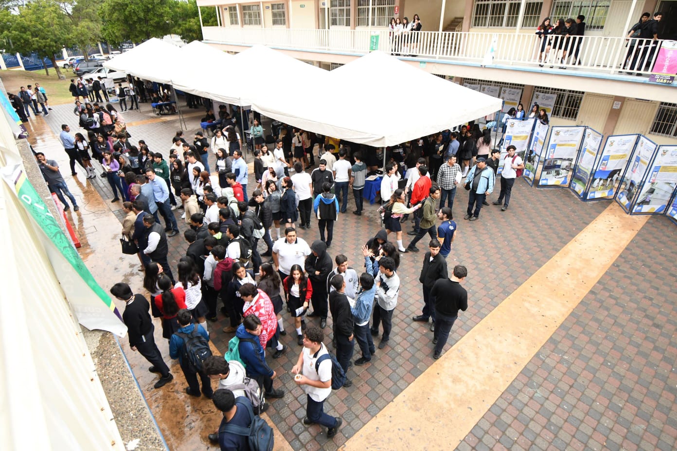 La Universidad Autónoma de Sinaloa (UAS), inauguró la XVIII Muestra Profesiográfica 2024, denominada: “Tu Futuro Profesional Brillante”, en aras de ampliar el panorama de formación profesional6 para los Estudiantes de Bachillerato en la zona Sur.