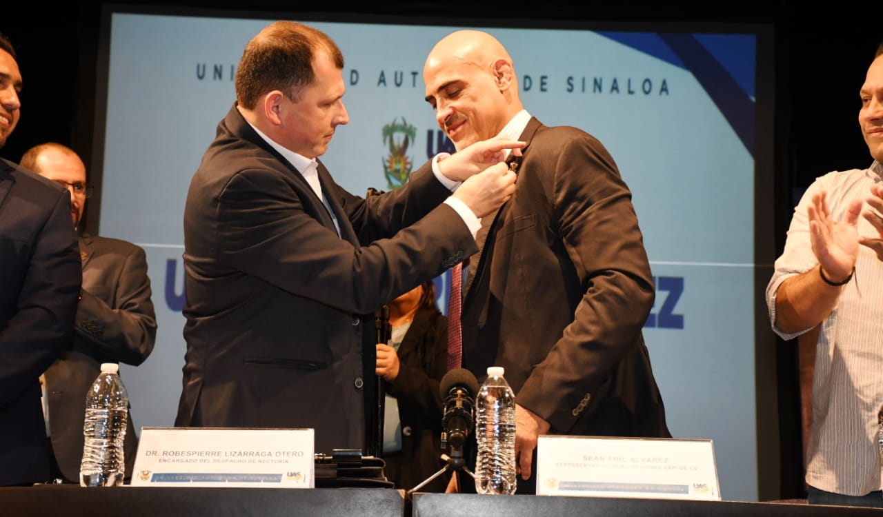 La Universidad Autónoma de Sinaloa (UAS) e “Hydra Desarrollos”, sociedad representada en México por el empresario Sean Álvarez, firmaron un primer convenio en aras de estrechar lazos de colaboración que impactan en ámbitos de vinculación deportiva, científica, tecnológica y de investigación.