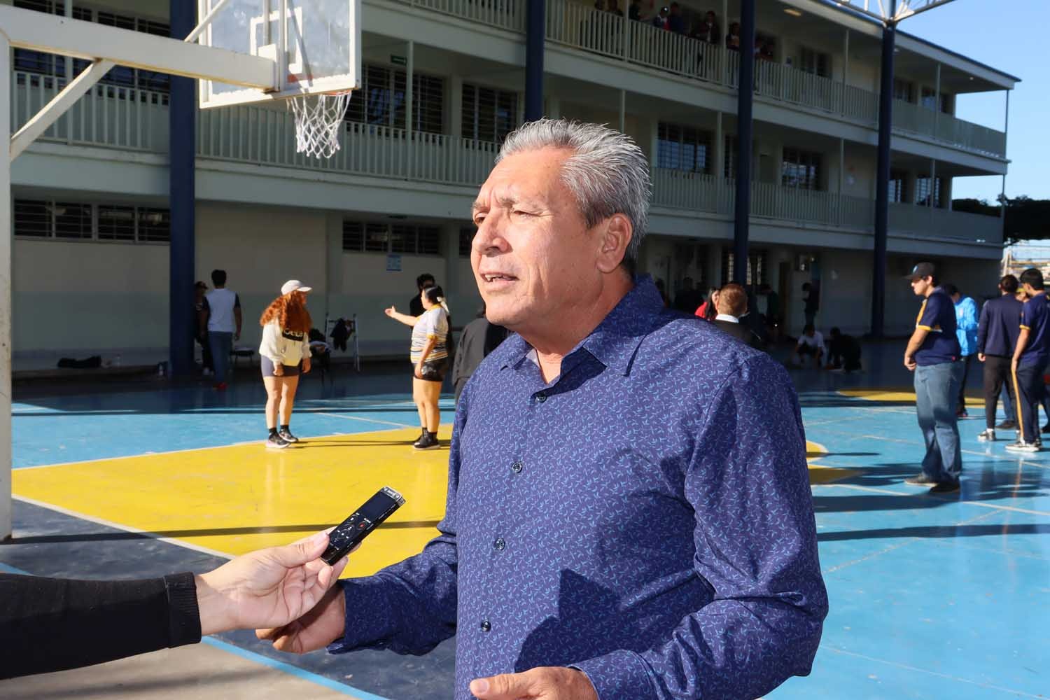 En la Facultad de Educación Física y Deporte de la Nueva Universidad se diseña una guía innovadora de instrucción cívica para sordos