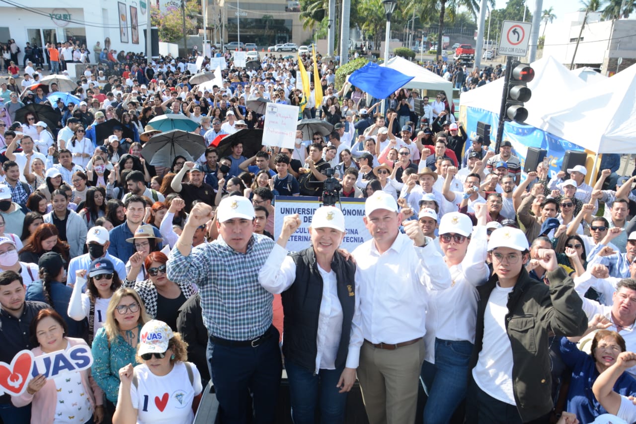 - En el marco de una concentración masiva al pie de La Lomita, autoridades de la Nueva Universidad confirman acercamiento de la Secretaría de Gobernación para mesa de diálogo