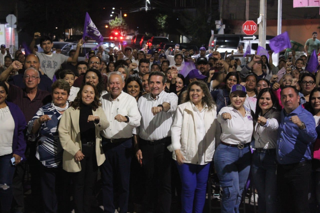 Ayer el presidente estatal del PAS, Víctor Antonio Corrales Burgueño, encabezo la toma de protesta a más de 200 personas de los comités seccionales de San Ignacio; donde resaltó que aún con la fortaleza que se tiene deben de afinar los tiros de precisión que se vean en el resultado del próximo2 de junio.