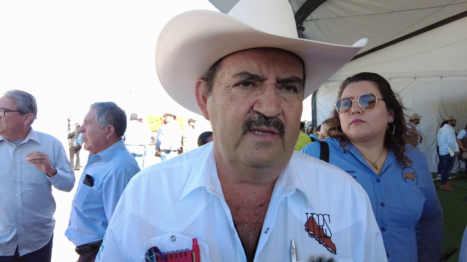 EL presidente anterior también se llevó la camioneta y de hecho Régulo Terrazas “se llevó una más chingona”, aseguró Mario Noel Camacho Angulo, presidente interino de la Unión Ganadera Regional de Sinaloa.