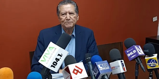 En el caso del Congreso local, Hasta el día de ayer sumaban 21 los legisladores locales que presentaron solicitudes para separarse del cargo; aunque el propio presidente de la Jucopo, Feliciano Castro Melendrez comentó pudieran ser 24; es decir el sesenta por ciento del Congreso.