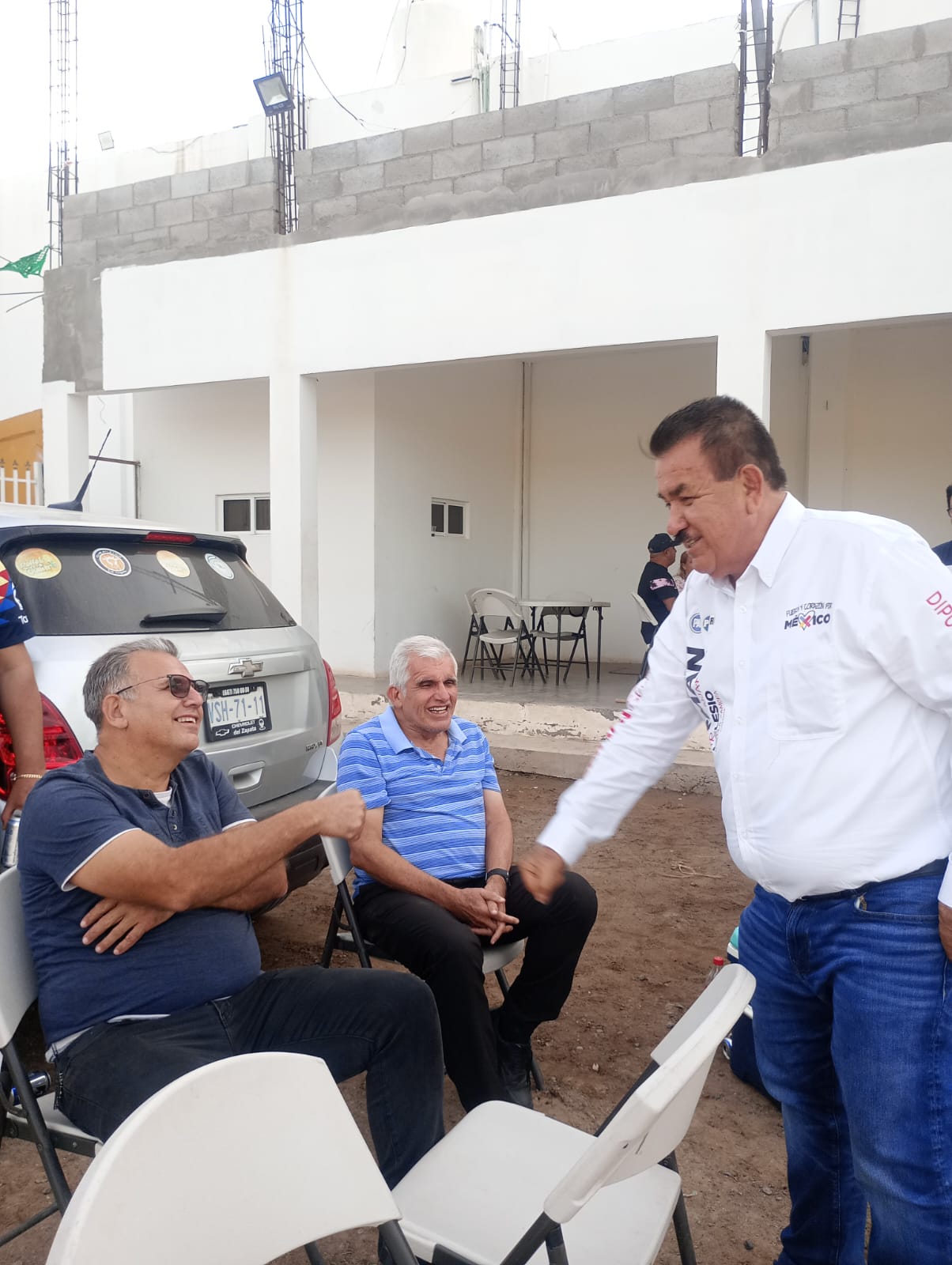 - El candidato a Diputado Federal por el Distrito 06 recorre colonias de Mazatlán