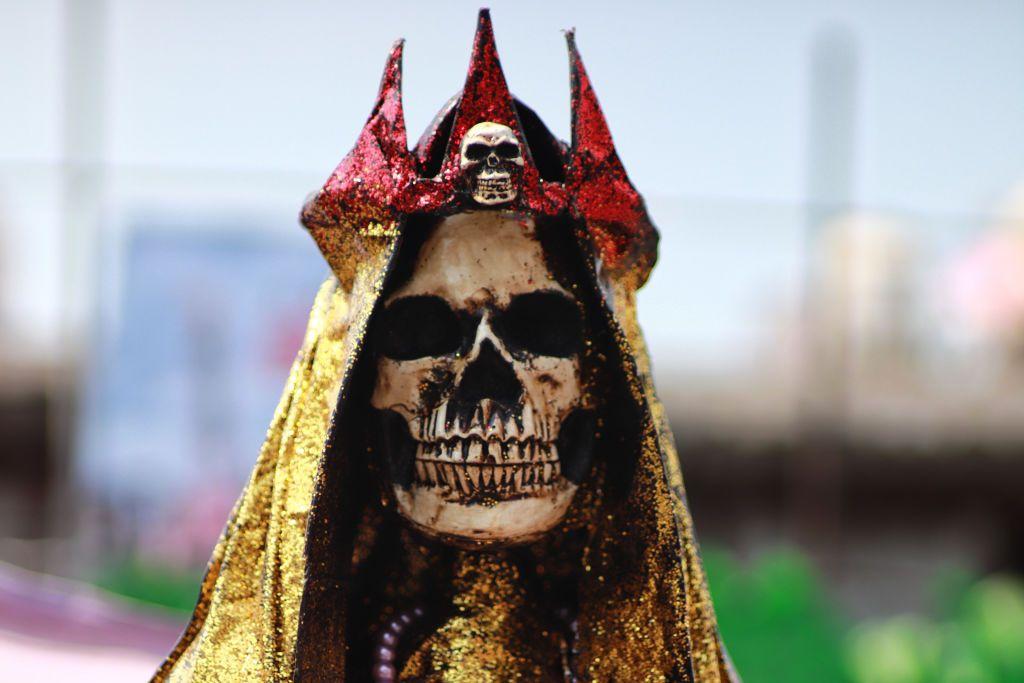 Con la brutalidad que operan los grupos del crimen organizado en México, es difícil imaginar que puedan tener algún tipo de creencia religiosa.