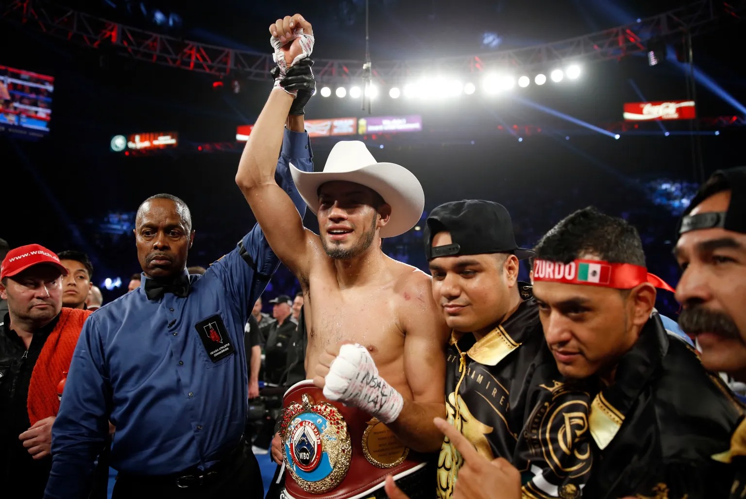 -	El Zurdo Ramírez admitió que se siente mucho más cómodo en este peso y que ha entrenado duro para arrebatarle a Goulamirian su título de la Asociación Mundial de Boxeo (AMB) porque quiere seguir haciendo historia