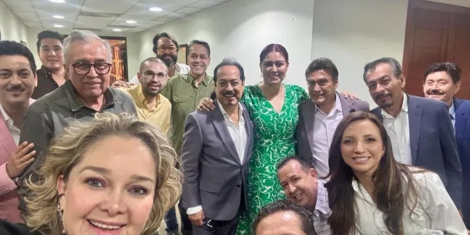 Originarios de Rosa Morada, en Sinaloa, considerados los precursores de la música regional mexicana; Los Tigres del Norte, se reunieron con el gobernador Rubén Rocha Moya para comentar y afinar detalles para la apertura del Museo de Los Tigres del Norte en Mocorito y que podría ser inaugurado el próximo mes de mayo.