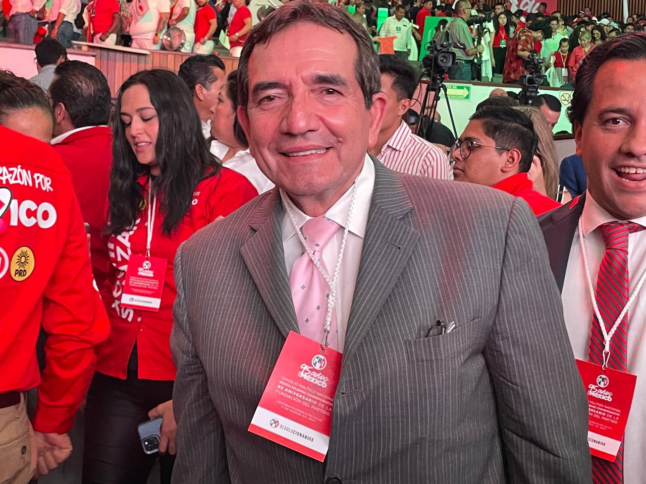 - Cuén Ojeda ya es candidato oficial a diputación federal.