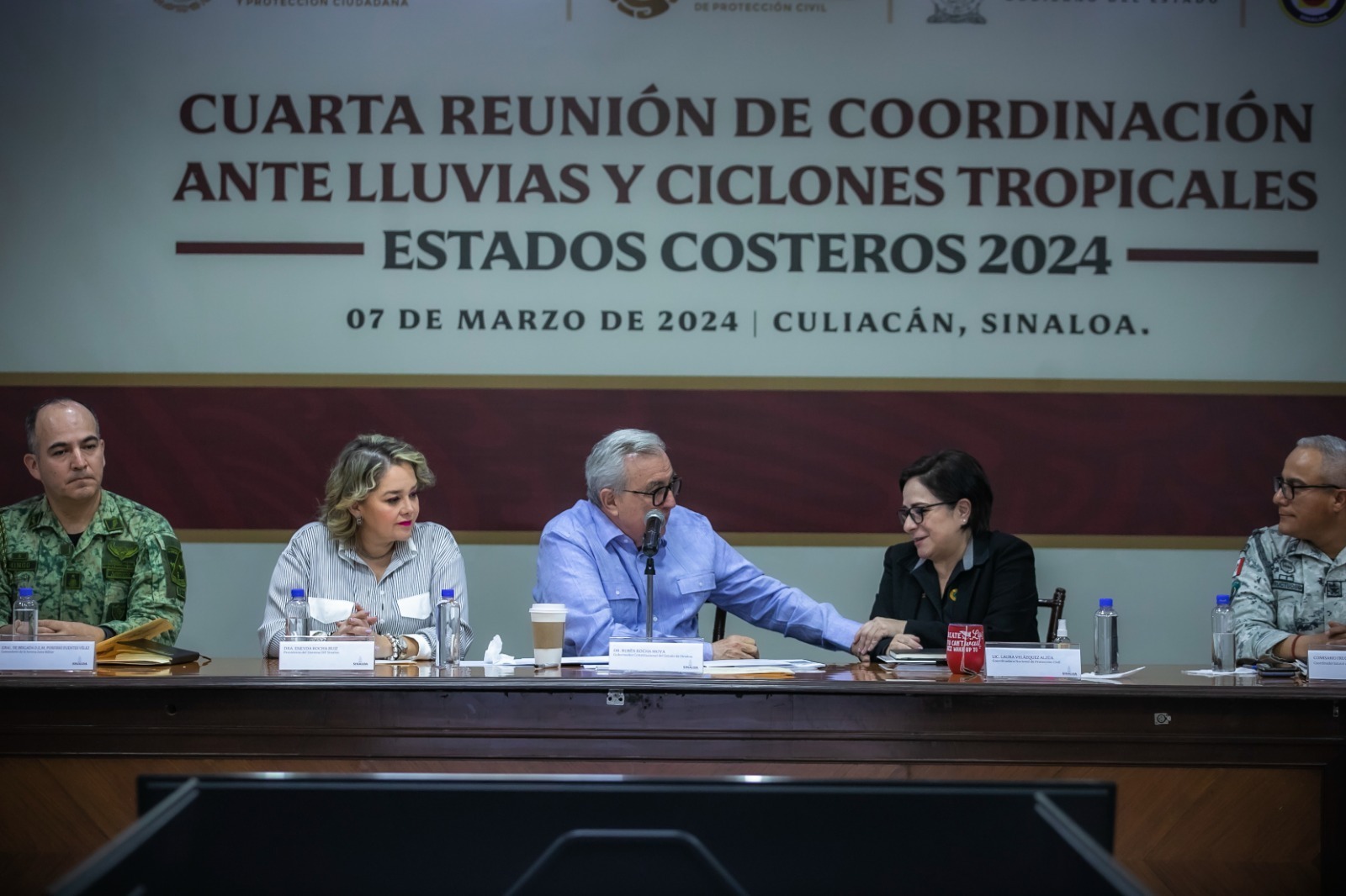 También se contó con los representes del Ejército Mexicano, Marina y Guardia Nacional, así como todas las presidentas y presidentes municipales de Sinaloa