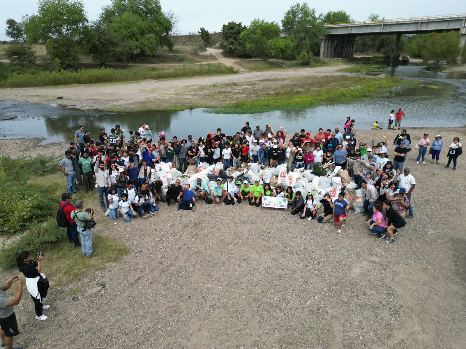 En un esfuerzo masivo, 250 personas respondieron al llamado de Conselva, Costas y Comunidades A.C. para limpiar el río Presidio, logrando recolectar 485 kilos de basura ¡en tan solo una hora!