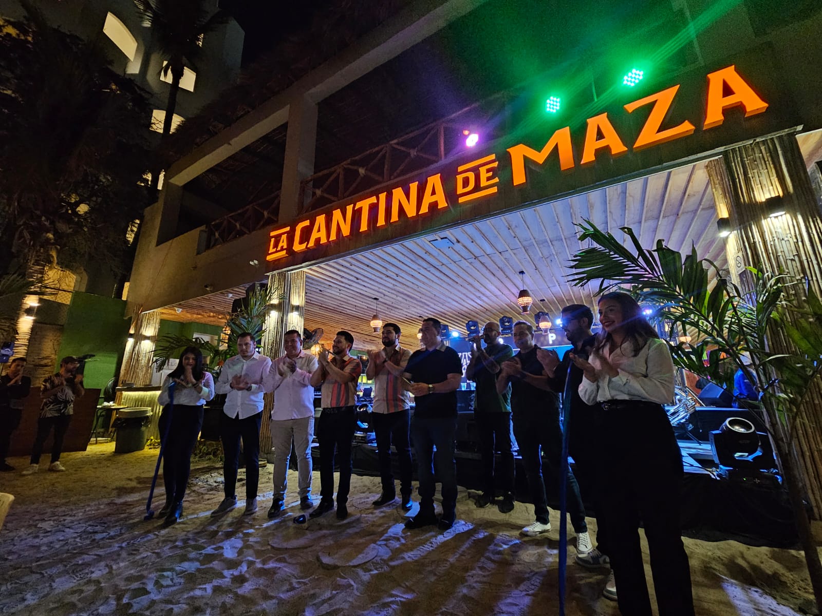 Una propuesta culinaria y de entretenimiento familiar podrán disfrutar locales y turistas en La Cantina de Maza.