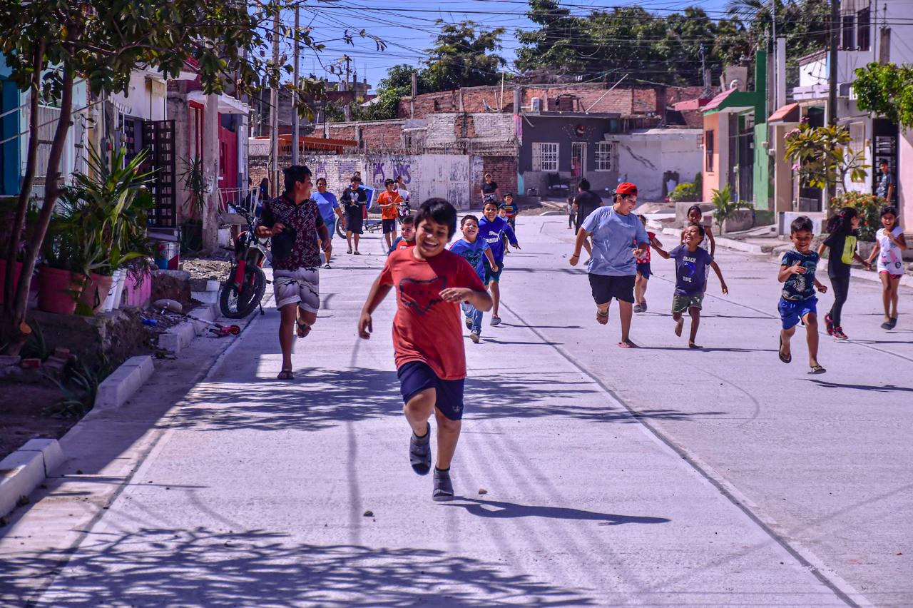 Los vecinos comentan que había fugas de aguas negras que provocaban infecciones estomacales a niños y adultos de la tercera edad.