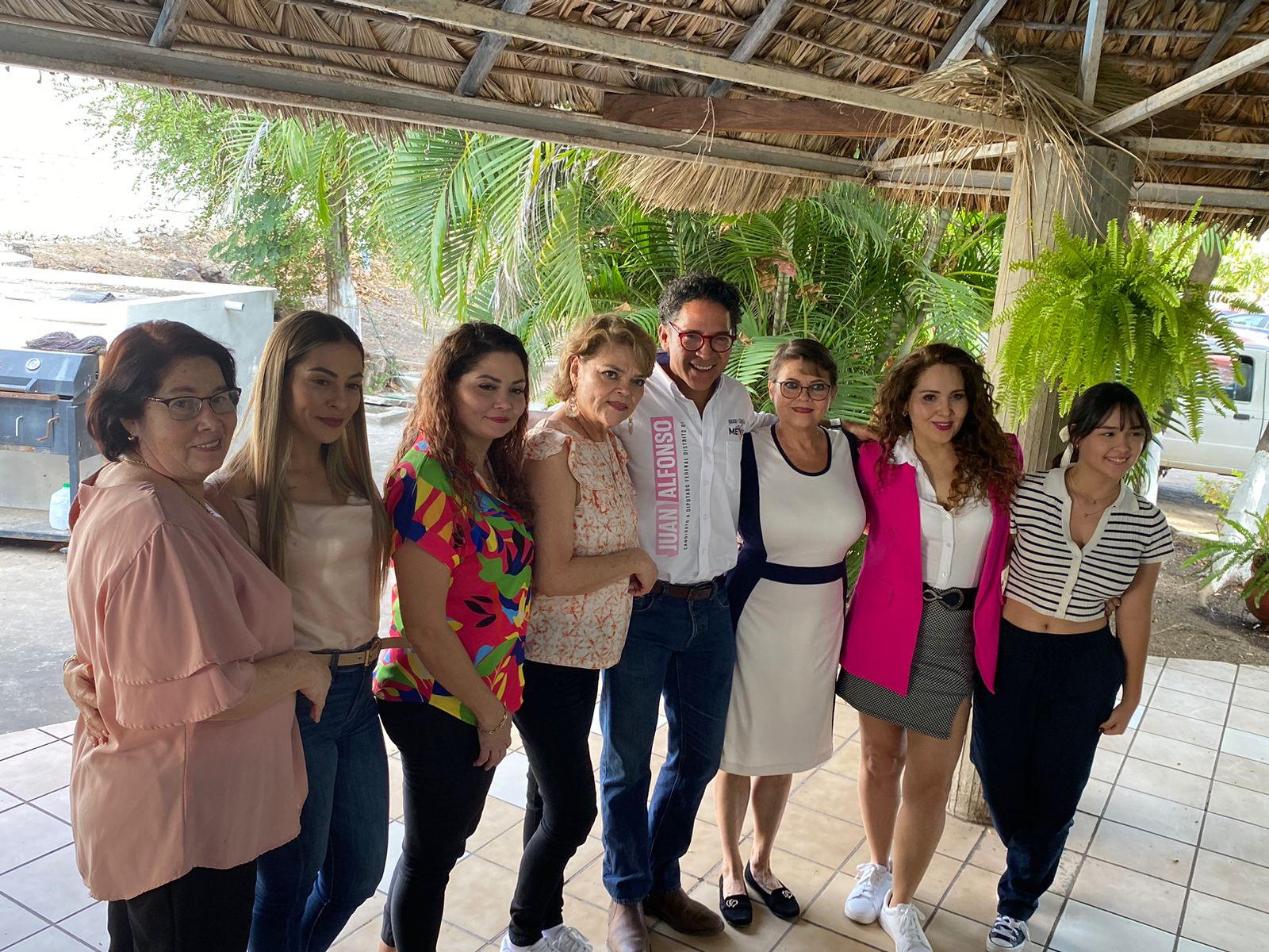 El presente resumen se redacta con la información que hacen llegar los equipos de prensa a este Medio de difusión. Toda la información de los diversos candidatos, sin importar colores o partidos, es bien recibida.