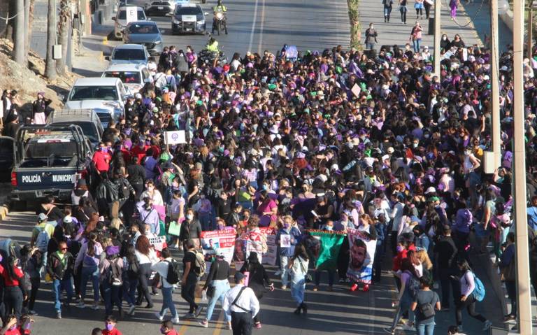 -	Colectivos feministas convocan a mega marcha en el estado.