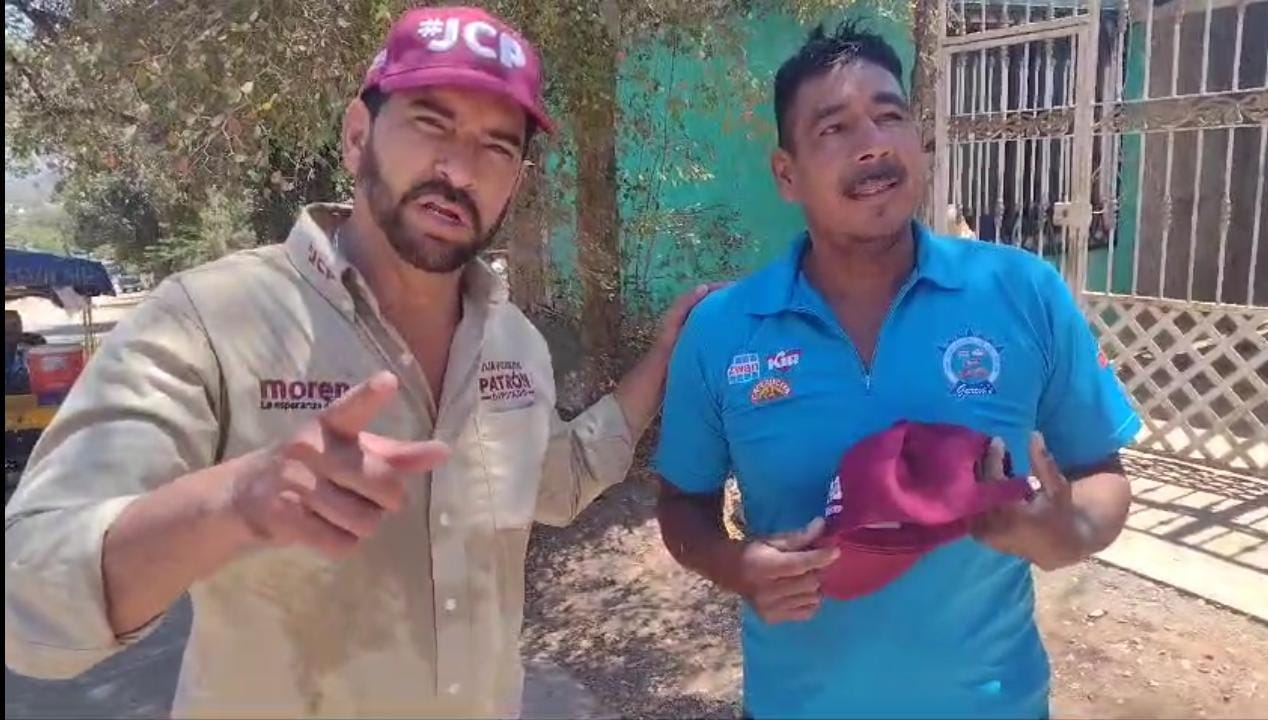 El recorrido por diferentes calles de la colonia Ejidal fue sumamente emotivo.
Juan Carlos Patrón no pudo disimular la satisfacción y emoción que le causa la respuesta de los ciudadanos, el saludo franco y las muestras de apoyo.
La señora Belén Silva fue la primera en recibirlo con los brazos abiertos a las puertas de su domicilio.
“Con Morena hemos encontrado el apoyo que antes no se tenía”.
Por eso es importante que sigamos votando por Morena para que los programas sociales sigan vigentes.
De igual manera se expresa Juan José Ramírez; un padre soltero con dos hijas que reciben el apoyo de las becas Benito Juárez. No tiene empacho en expresar el agradecimiento a MORENA.
“Mi agradecimiento a este partido que ha sacado adelante a la gente de México, que ha hecho las cómo deben ser”.
Expresiones similares se escucharon en el recorrido por la populosa colonia Ejidal, mismas que se han replicado en otros asentamientos.
El candidato a diputado local por el distrito 23 no oculta su emoción por la respuesta de los vecinos.
Esto nos llena de emoción, nos revitaliza y me llena de confianza, por eso no dudamos de alcanzar el triunfo no solo en mi distrito, sino en el municipio, Sinaloa y todo el país; expresó.
En el tercer día de campaña, Juan Carlos Patrón Rosales continuará con el toque de puertas de nuevo en la colonia Ejidal y Pradera Dorada.