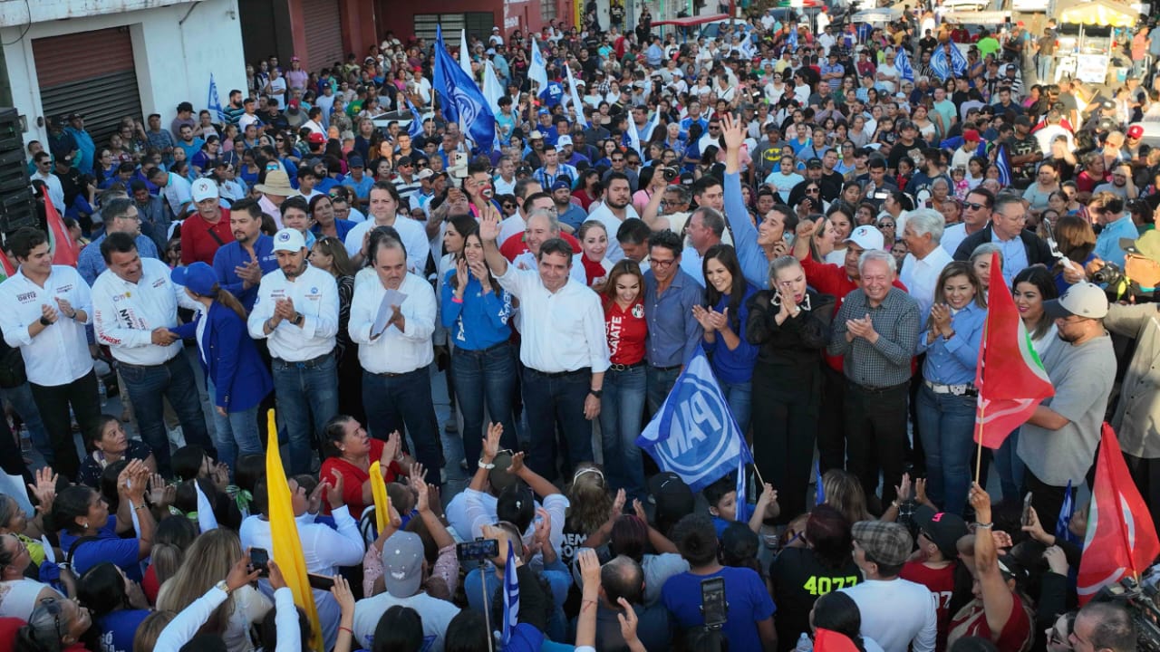 -	Memo Romero se registra con impresionante respaldo.