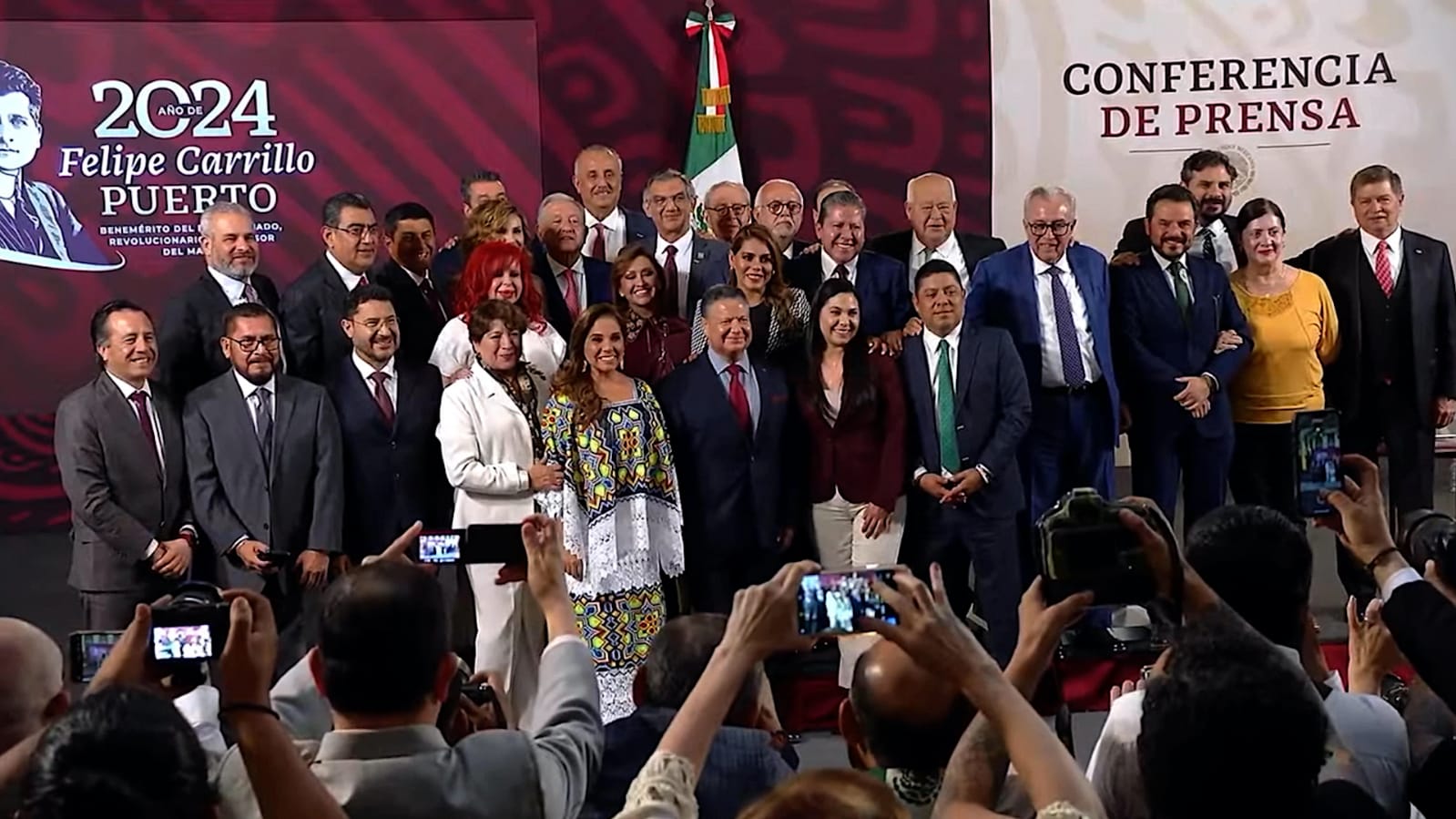 A invitación del presidente de la República, Andrés Manuel López Obrador, el gobernador Rubén Rocha Moya asistió a Palacio Nacional para estar presente junto con otros 22 gobernadores y gobernadoras del país, en la presentación del avance del Programa IMSS Bienestar, donde se informó sobre la próxima entrada en operación del Hospital Pediátrico de Sinaloa y del nuevo Hospital General de Culiacán.