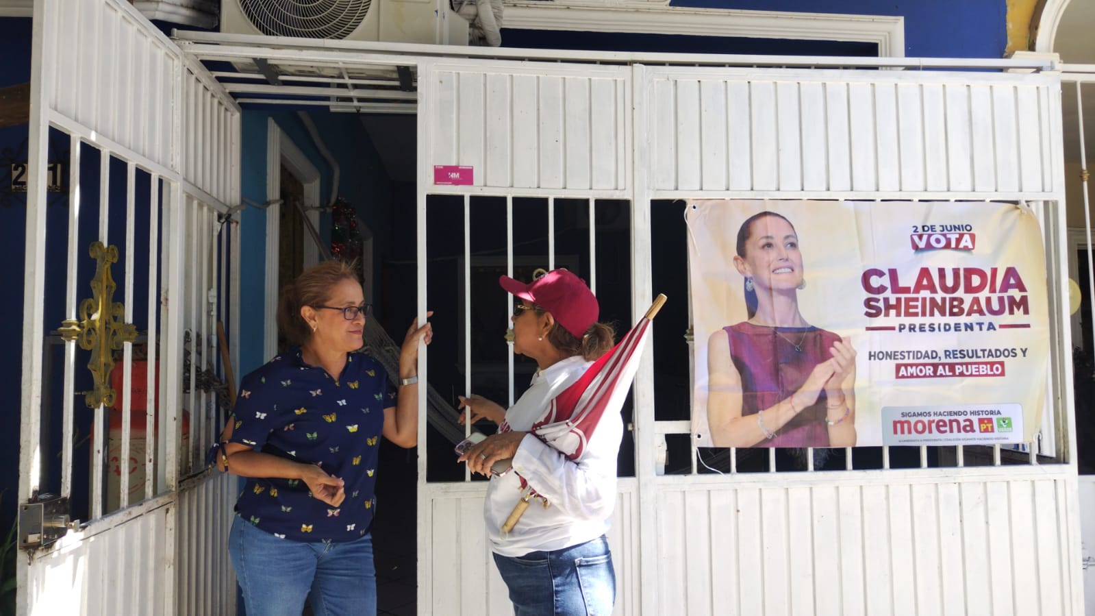 Olegaria Carrazco Macías, candidata de Morena a la Diputación federal por sexto distrito, recorrió esta colonia y pudo platicar con la gente sobre su sentir en este proceso de Elecciones y también recoger algunas propuestas ciudadanas.