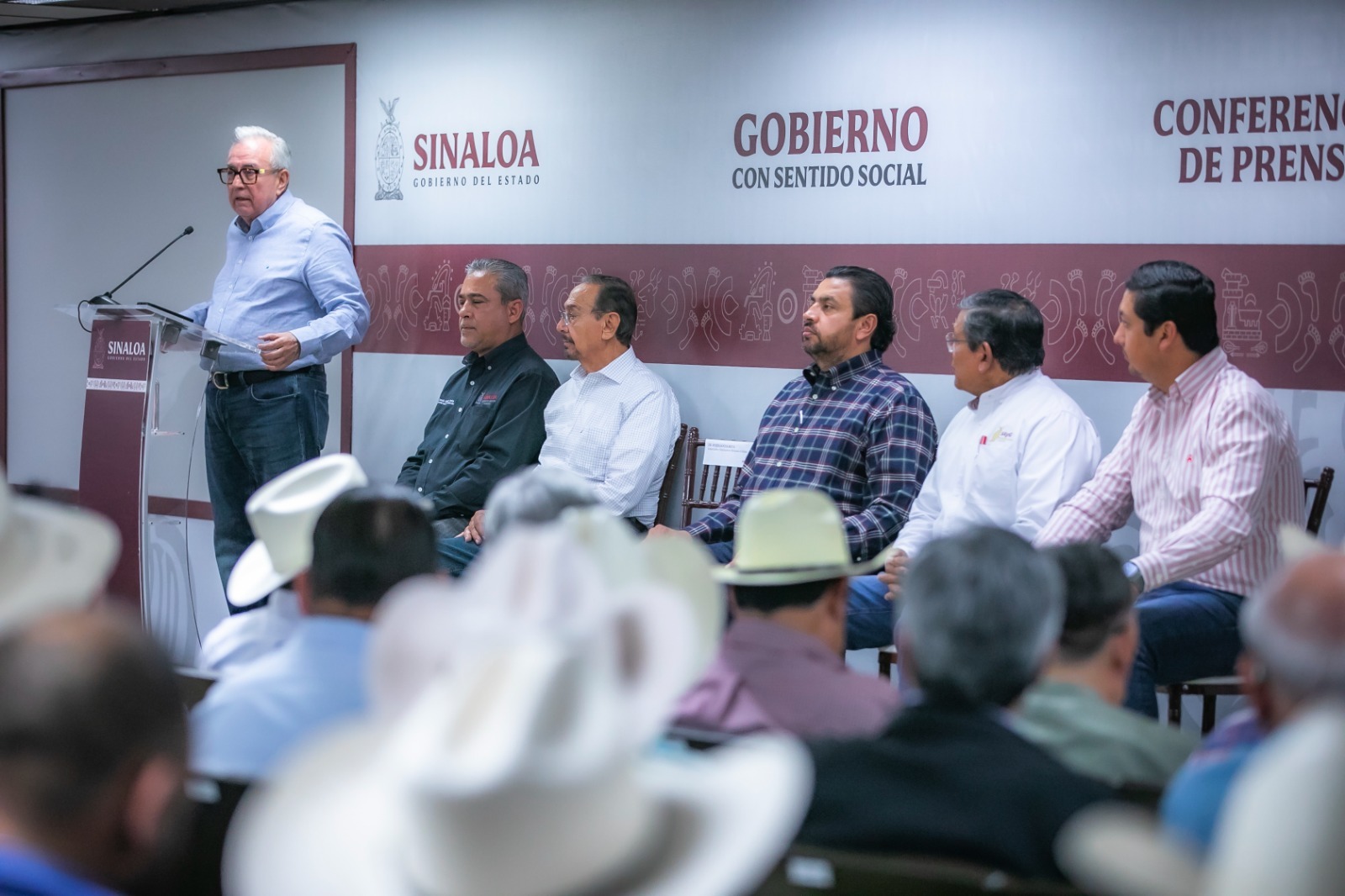 En mensaje para los productores sinaloenses, el mandatario estatal señaló que en los próximos días se reunirá de nuevo con Sader y pronto poder tener una propuesta definitiva