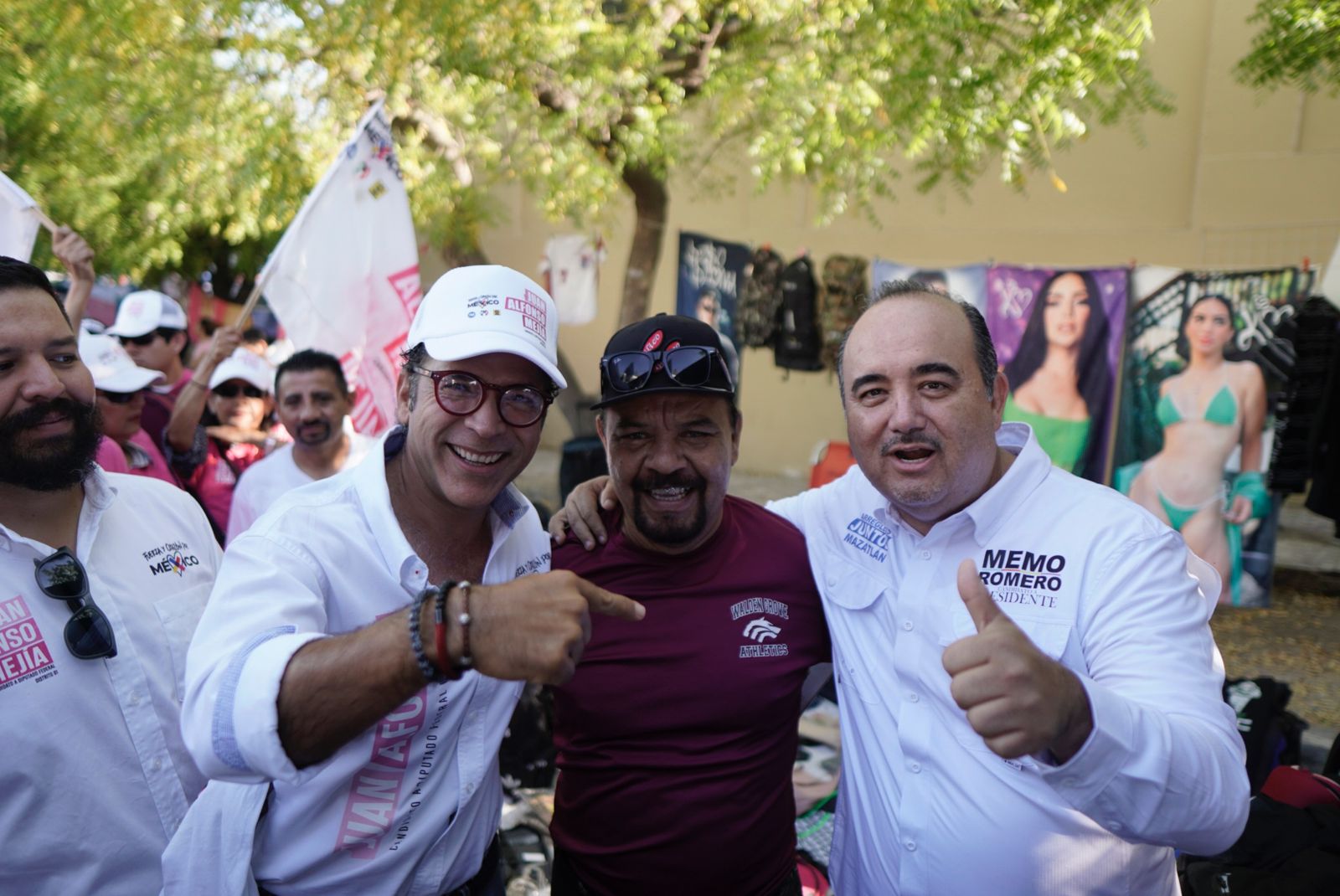 Cerca de mil quinientos mazatlecos logró saludar Juan Alfonso Mejía, candidato de la coalición “Fuerza y Corazón por México” este domingo al recorrer el tianguis de la colonia Juárez, el mercado municipal Cuauhtémoc de Villa Unión y la sindicatura de El Roble; en una extenuante pero significativa jornada.