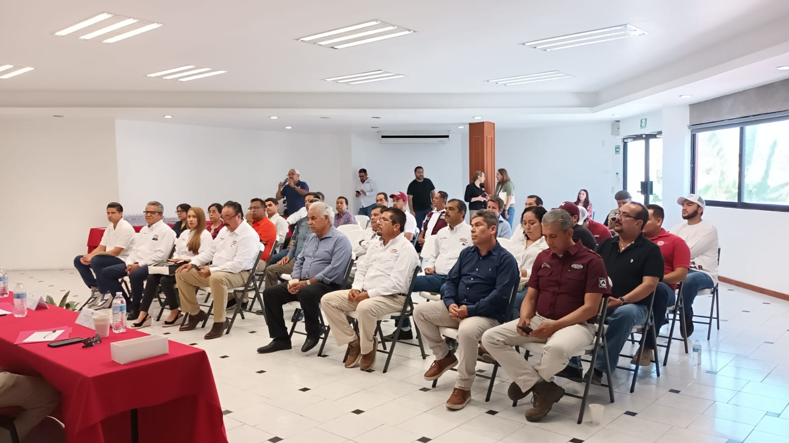 "Conmigo además de tener un amigo van a tener un aliado para poder gestionar todos esos recursos que son tan necesarios para que Mazatlán avance".
