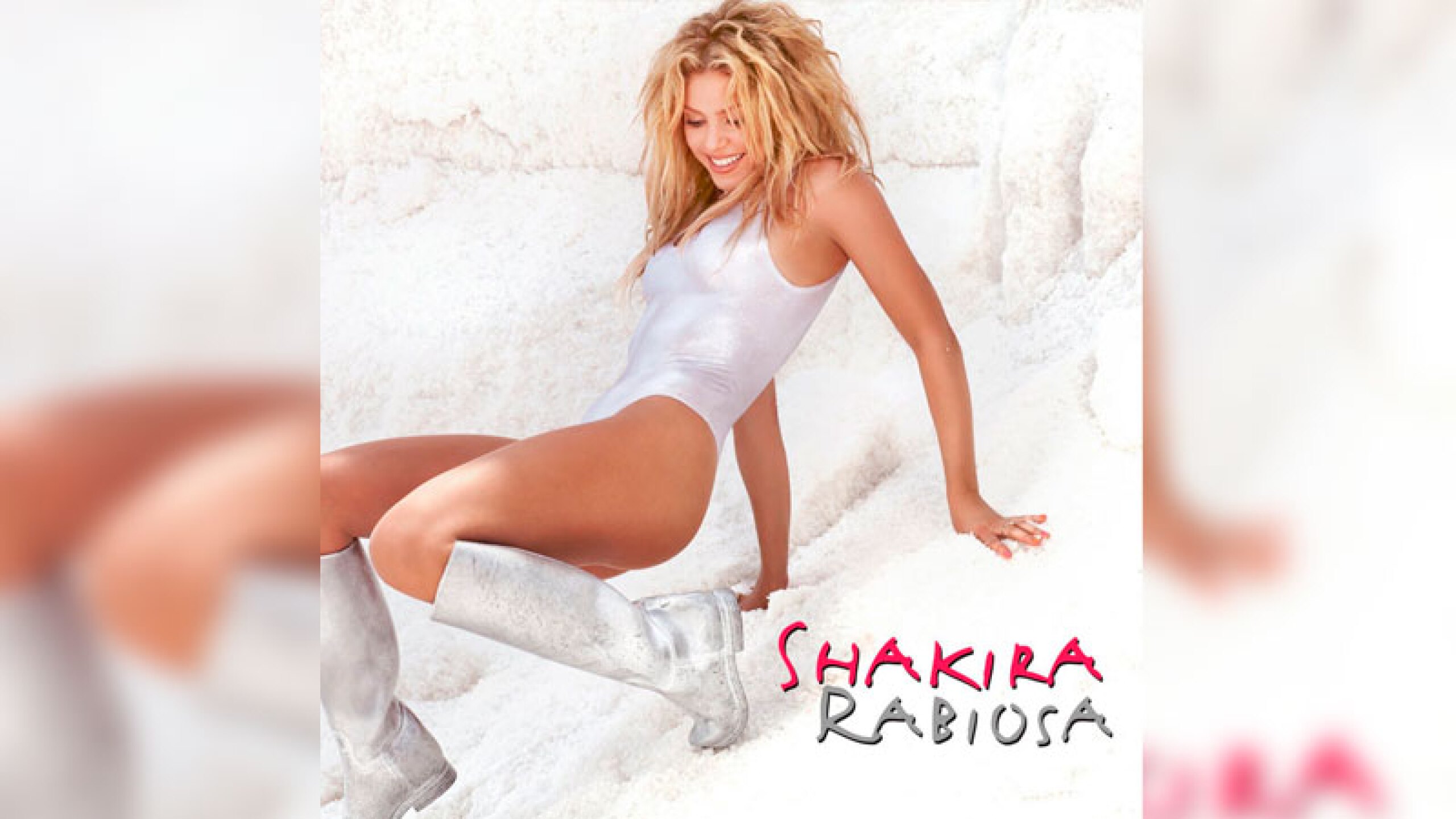 Shakira sacó su faceta de modelo en las fotos que le tomaron para la revista Allure; la cantante comentó que antes de alguna presentación da un masaje a su rostro y cuello para estimular la circulación