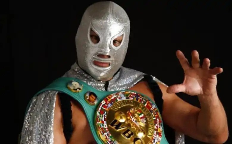 El Hijo del Santo, uno de los luchadores más populares del mundo, anuncia gira de despedida de los cuadriláteros; seguirá en la vida pública con otros proyectos