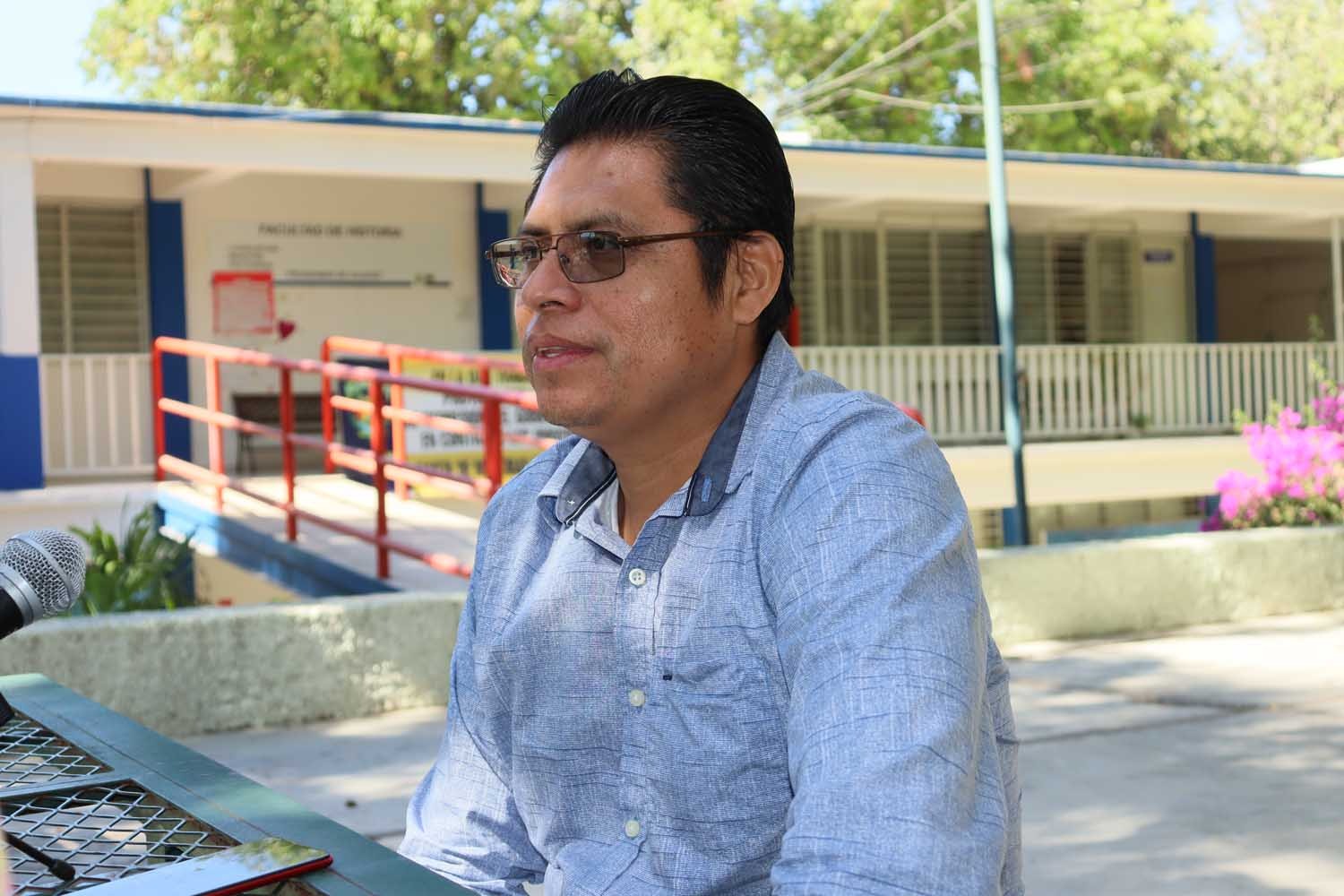La Universidad Autónoma de Sinaloa (UAS), una institución que ha tenido un aporte invaluable y grande al estado, desde lo cultural, la academia, el deporte y la investigación, hasta grandes personajes como Rodolfo Monjaraz Buelna, Genaro Estrada, Enrique Félix Castro el “Guacho” Félix, Rafael Buelna Tenorio, Ruperto L. Paliza, entre otros, una galería de valiosos personajes, reflexionó Rafael Santos Cenobio a 151 años de la fundación de la Casa Rosalina.