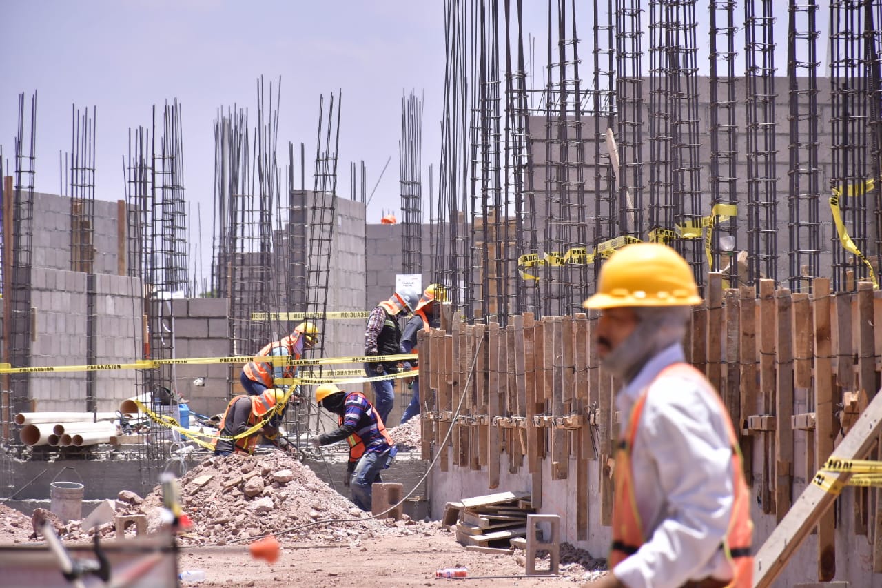 La Coordinación Municipal de Protección Civil hace el llamado a la sociedad en general a estar en hidratación constante ante el cambio de temperatura que ya se registra en el puerto.