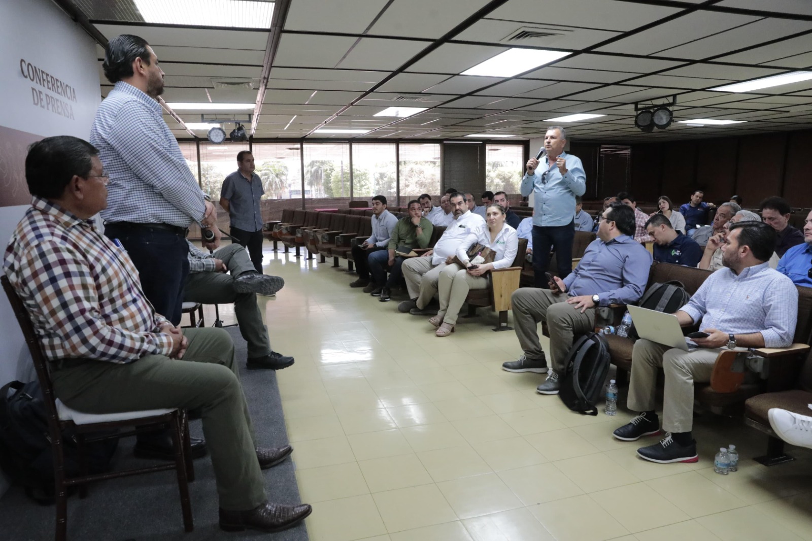 El objetivo es que ningún productor quede fuera del apoyo de 750 pesos que gestionó el gobernador Rocha