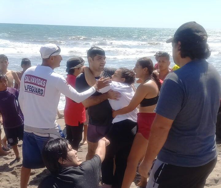 Se mencionó qué son hermanos las personas que estaban en riesgo de perder la vida, en aguas del sitio