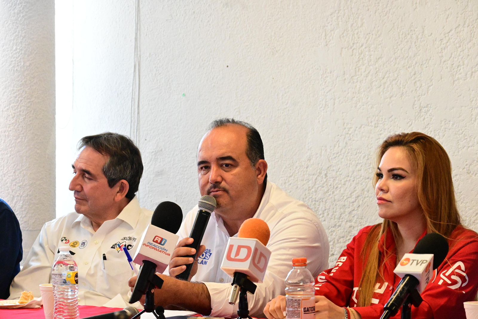 Romero destacó que durante su recorrido por la zona rural y urbana de Mazatlán ha demostrado una amplia aceptación de la gente, señalando que su avance es sólido y que su victoria será contundente.