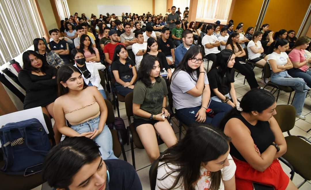Con el propósito de reconocer el valor académico que aporta su alumnado, la Unidad Académica de Arquitectura Mazatlán de la Universidad Autónoma de Sinaloa (UAS), inauguró la semana de festejos por el Día del Estudiante.