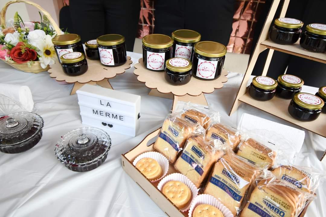 Ideas innovadoras y creativas fue lo presentado en la Expo-Emprendedores, por los jóvenes de cuarto año de la Facultad de Ciencias Económico Administrativas de Mazatlán (FACEAM), perteneciente a la Universidad Autónoma de Sinaloa (UAS).