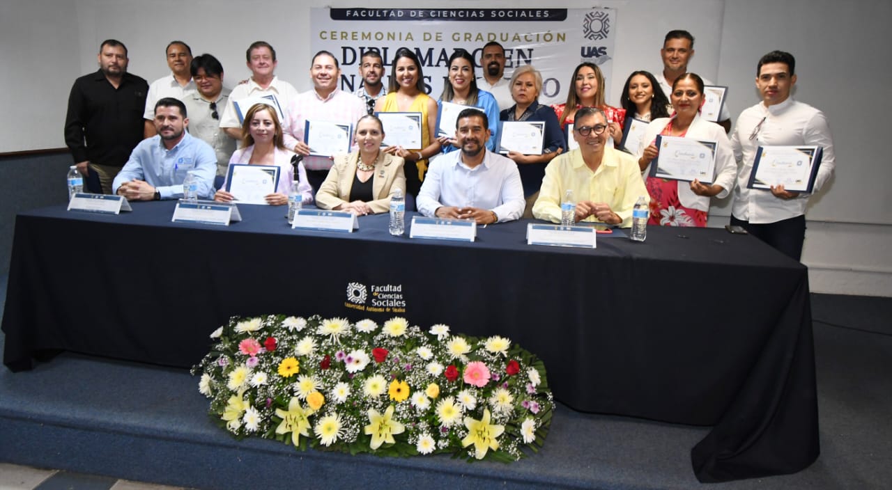 Se llevó a cabo la Ceremonia de Graduación del "Diplomado en Análisis Político", auspiciado por la Facultad de Ciencias Sociales Mazatlán, de la Universidad Autónoma de Sinaloa (UAS), en la Unidad Regional Sur (URS).