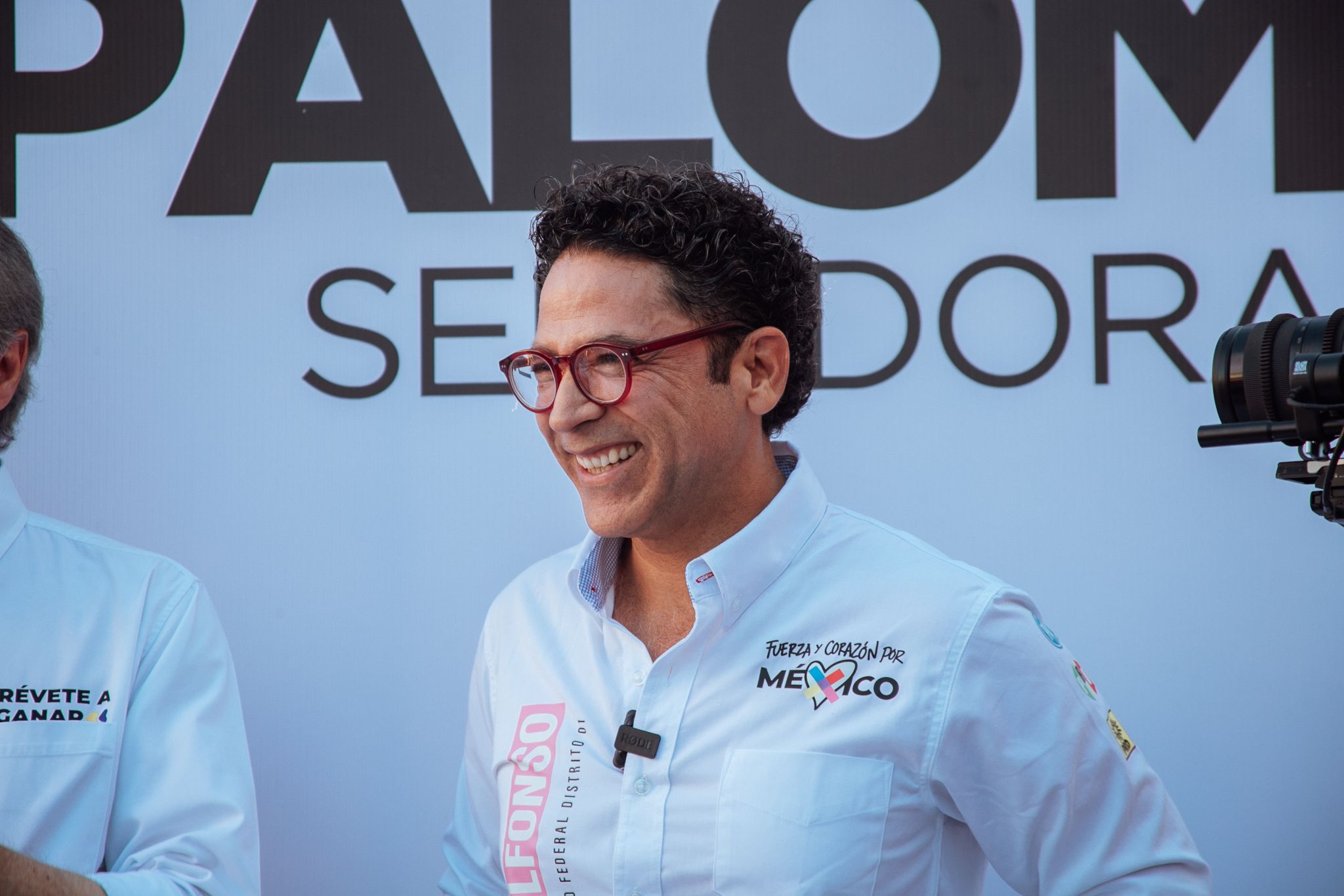 “A nuestros padres y abuelos les toco darle lugar a la diferencia y al pluralismo, a nuestra generación nos toca salir a defender la libertad. ¡Ni un voto a MORENA!”.